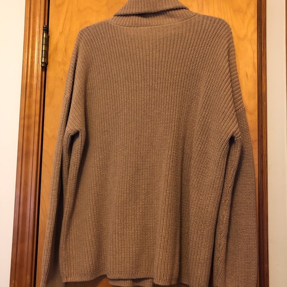 Gap Cable-Knit Turtleneck Sweater - Picture 2 of 4